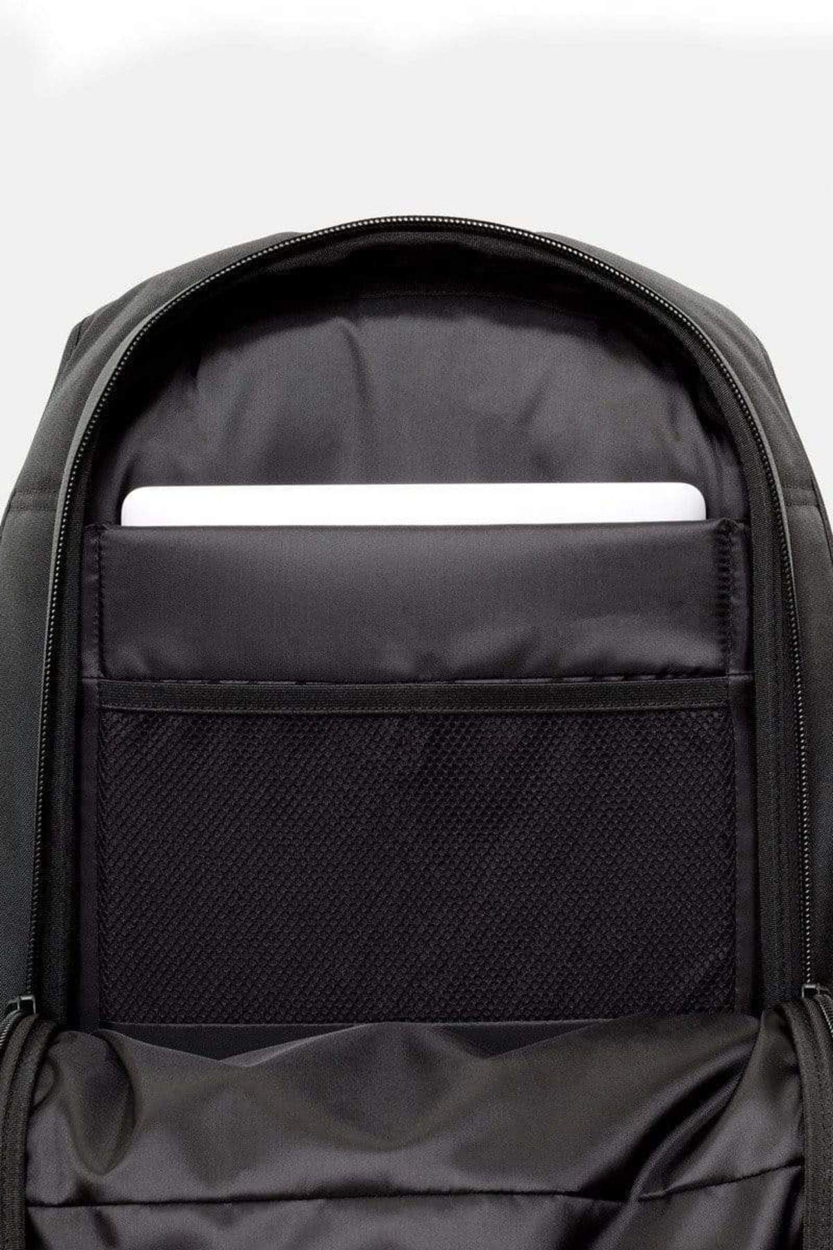 Côte & Ciel Isar M Obsidian - Black | Garmentory