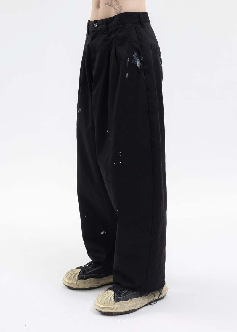 Kidill Distressed Fabric Two Tuck Cropped Pants - Black