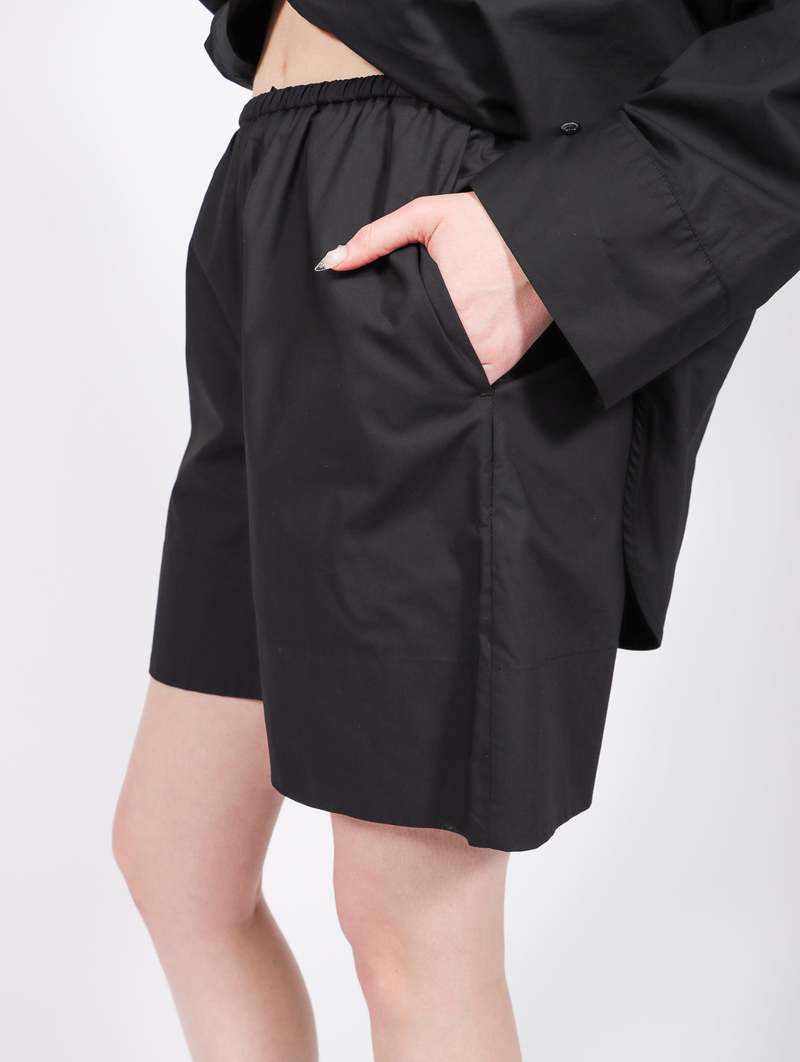 【関税込み】By Malene Birger パープル Siona ショートパンツ By Malene Birger Shorts Siona | WAKAKUU