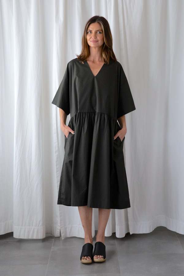 BLACK CRANE アメリカ製 コットンワンピース S Black Crane V-Neck Dress - Shadow | Garmentory
