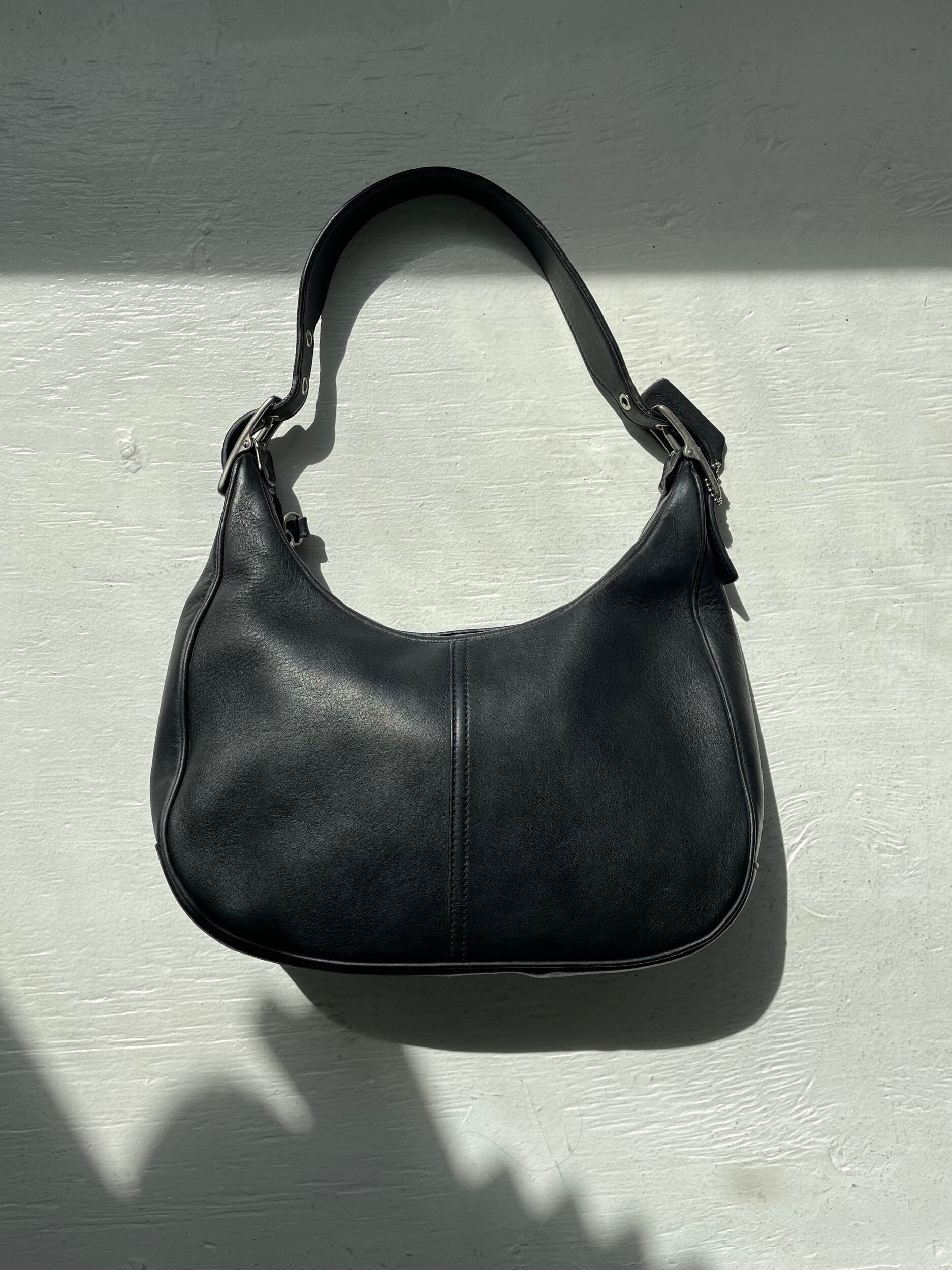 Black unknown leather shoulder bag 00s Leather Dipped Shoulder Bag