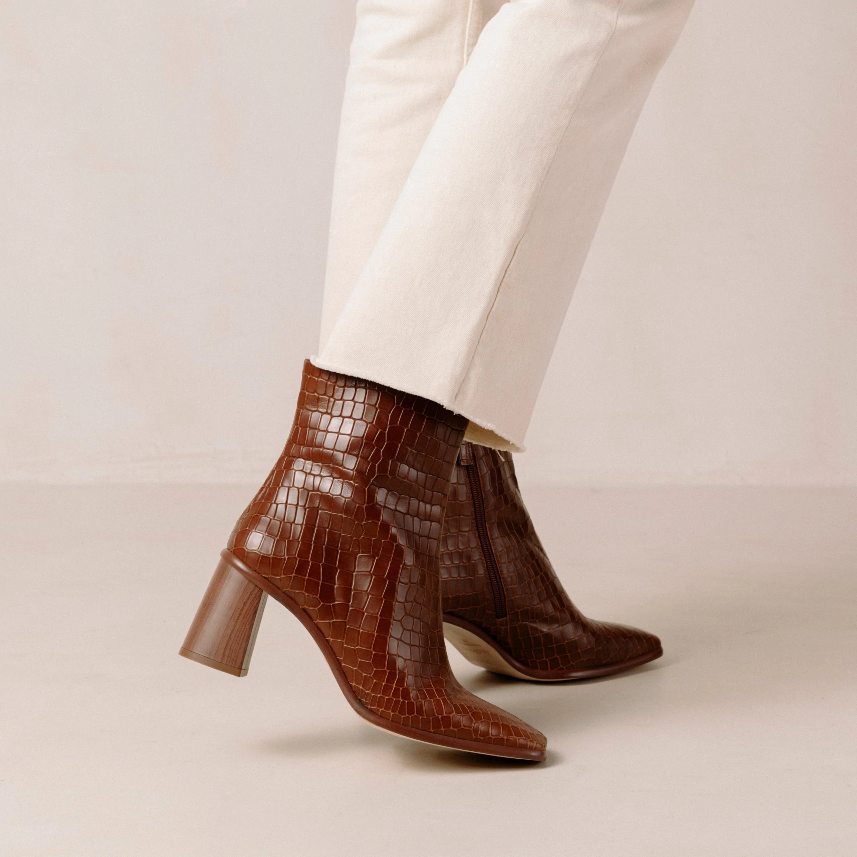 Alohas West Cape Croco Brown Garmentory