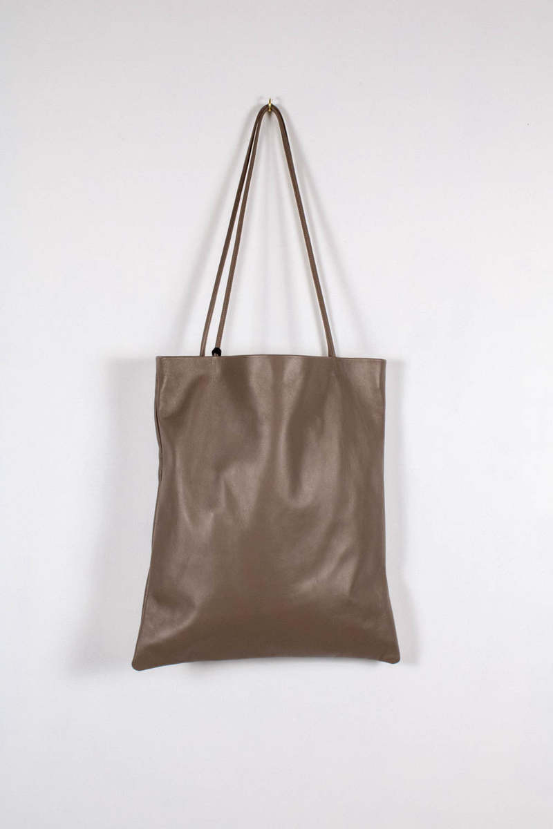 バッグ MODERN WEAVING SLIM LAMB OVAL BUCKET Modern Weaving Slim Lamb Oval Bucket bag - Earth | Garmentory