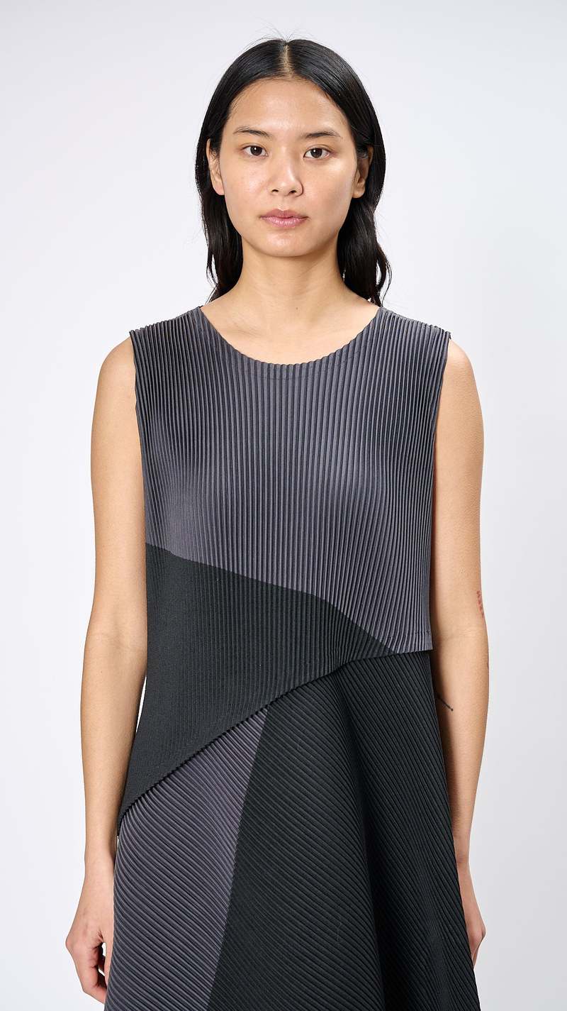ISSEYMIYAKE RIDGE PLEATS 2SIZE
