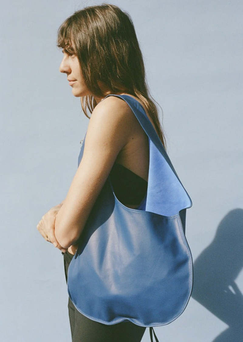 【関税込み】Maryam Nassir Zadeh ネイビー Lara トートバッグ Maryam Nassir Zadeh Lara Tote - Yale Blue | Garmentory