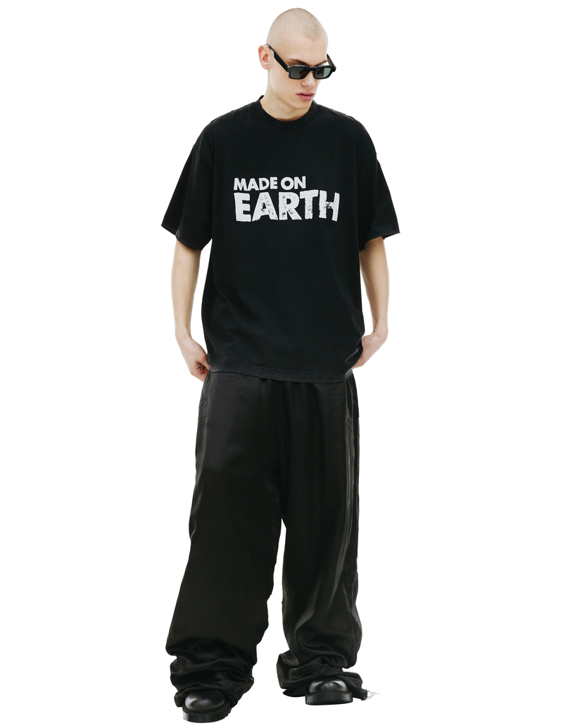 VETEMENTS♡ MADE ON EARTH Tシャツ VETEMENTS Made On Earth T-Shirt Faded Black | END. (AR)