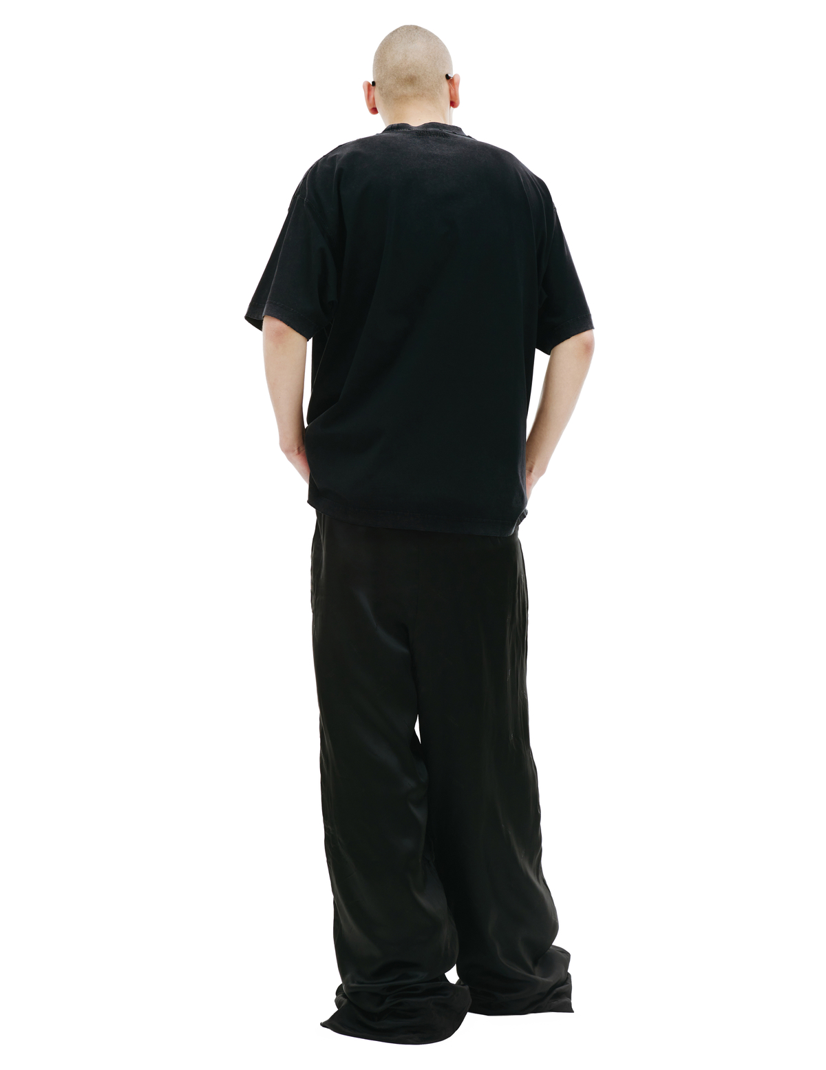 VETEMENTS-Made-On-Earth-