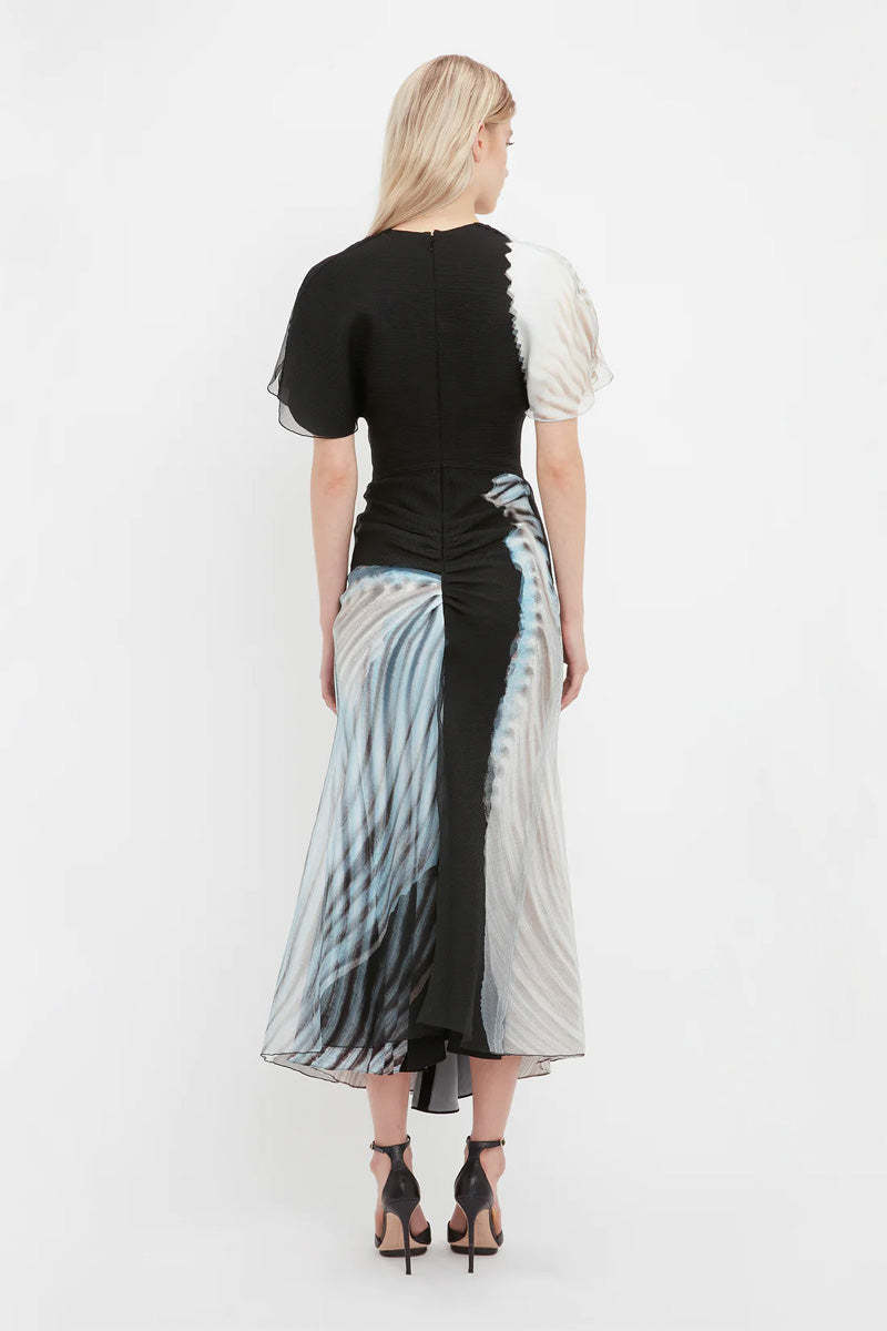 関税込■Victoria Beckham■Ruched シルクシフォンマキシドレス Slash-Neck Ruched Midi Dress In Black – Victoria Beckham Inc