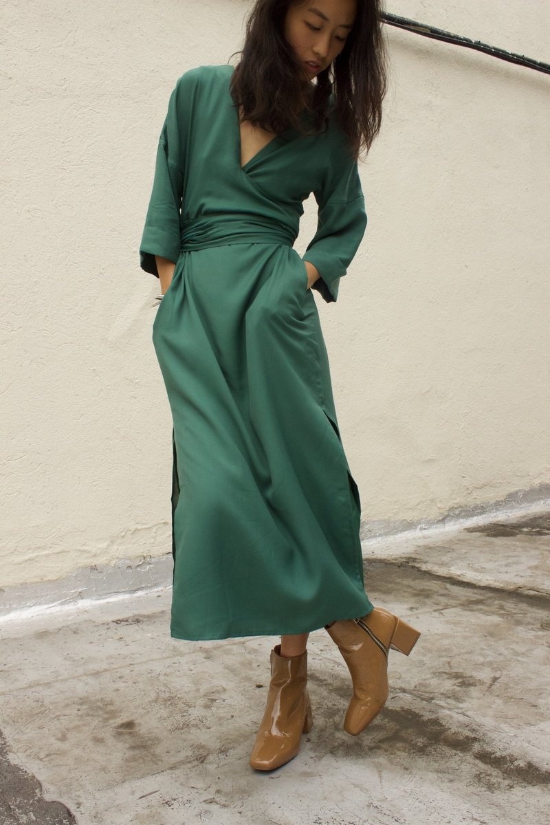 Ajaie Alaie Monologue Dress