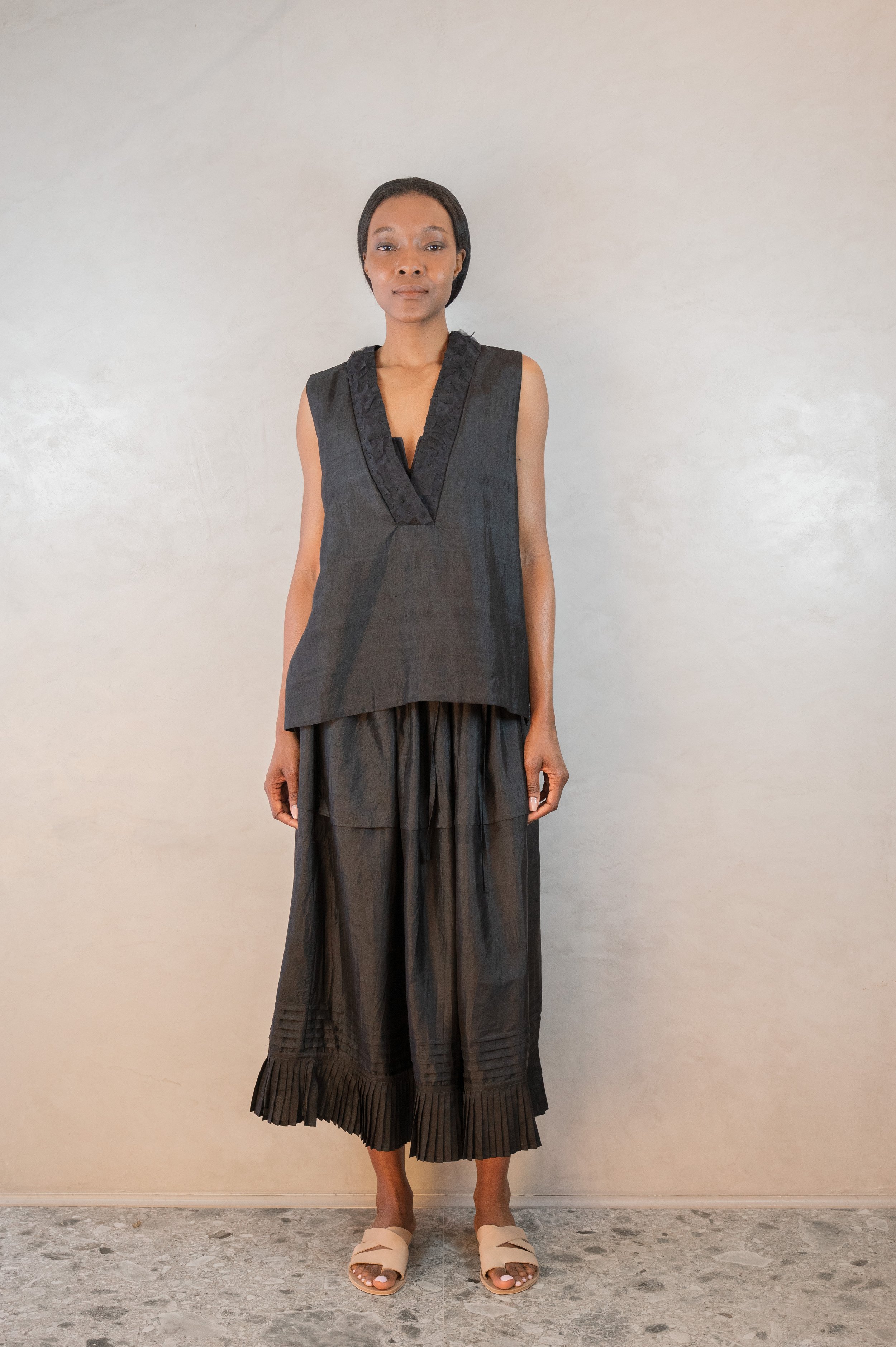 Bunon Gather Tuck Skirt - Black | Garmentory