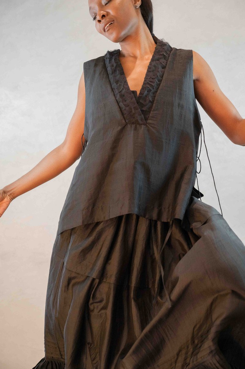 bunon ブノン　 Cotton Silk Gather TuckSkirt Bunon Gather Tuck Skirt - Black | Garmentory