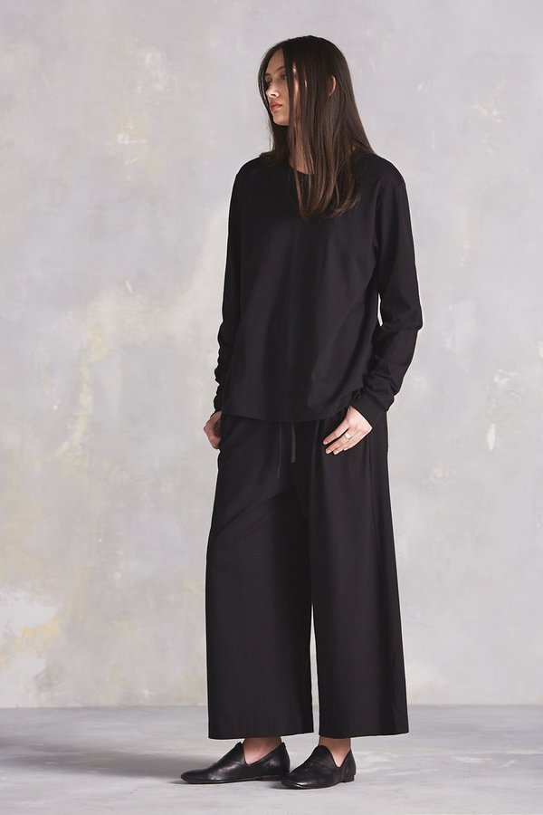 Kowtow Building Block Boyfriend Top - Black Kowtow Building Block Boyfriend Top - Black