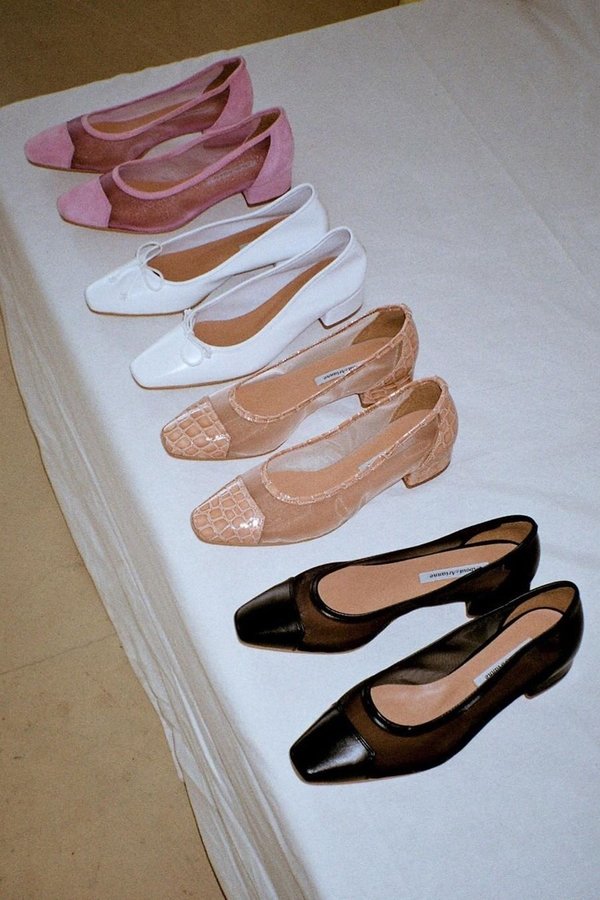 About Arianne Mina Mesh Heels - Tierra