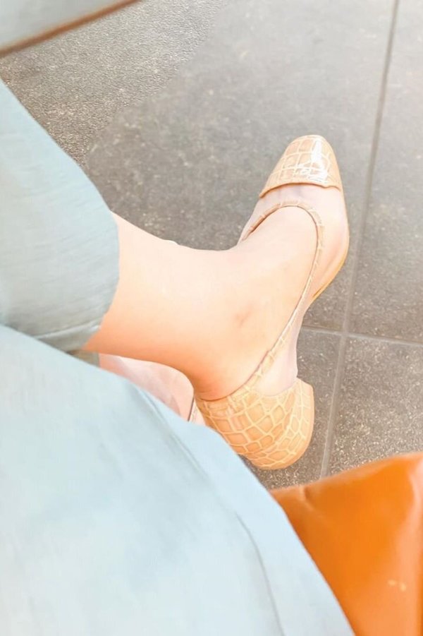 About Arianne Mina Mesh Heels - Tierra