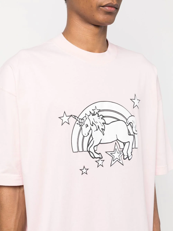VETEMENTS Magic Unicorn ユニコーン 半袖Tシャツ VETEMENTS Unisex Magic Unicorn T-Shirt - BABY PINK | Garmentory