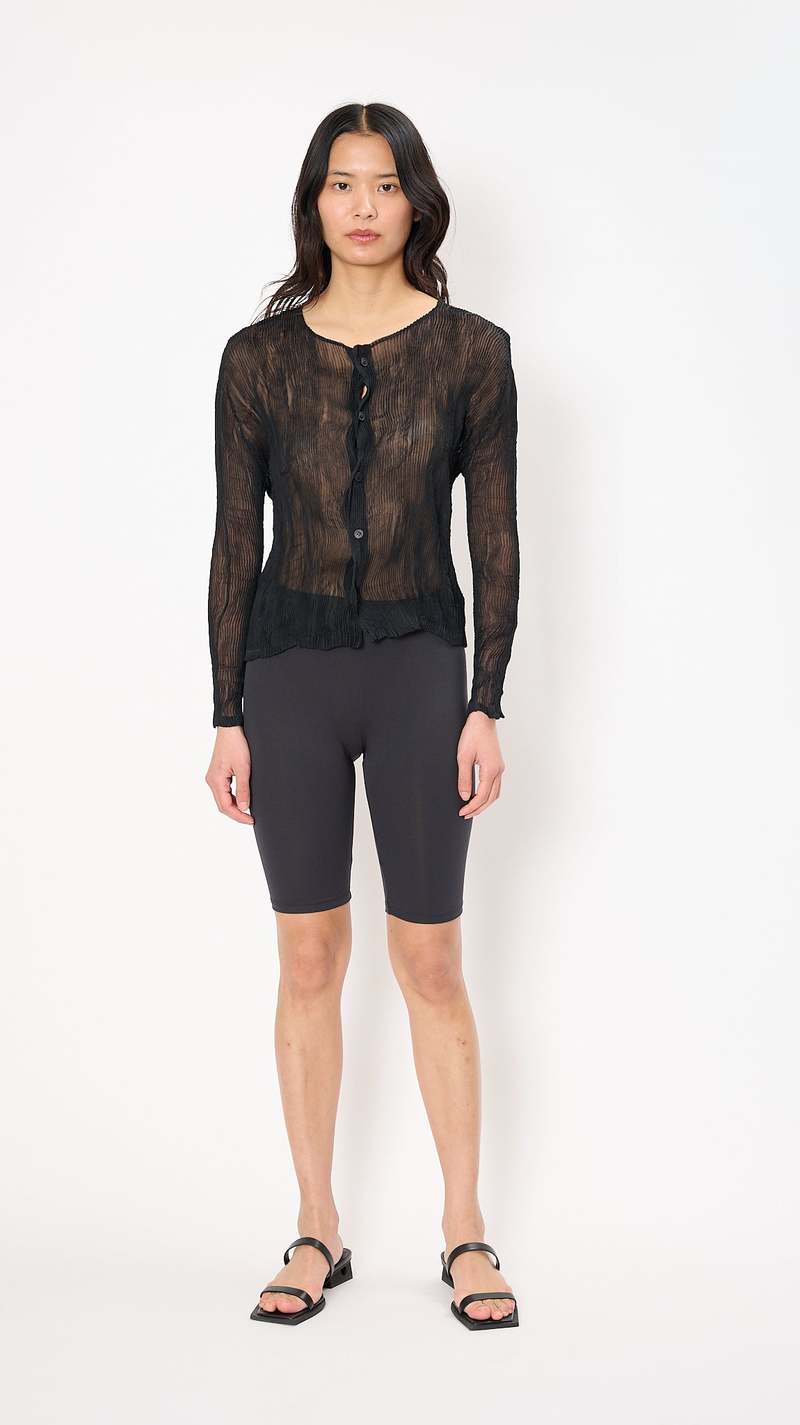 ISSEY MIYAKE トップス　ブラック Black Turtleneck Top – isseymiyake.com