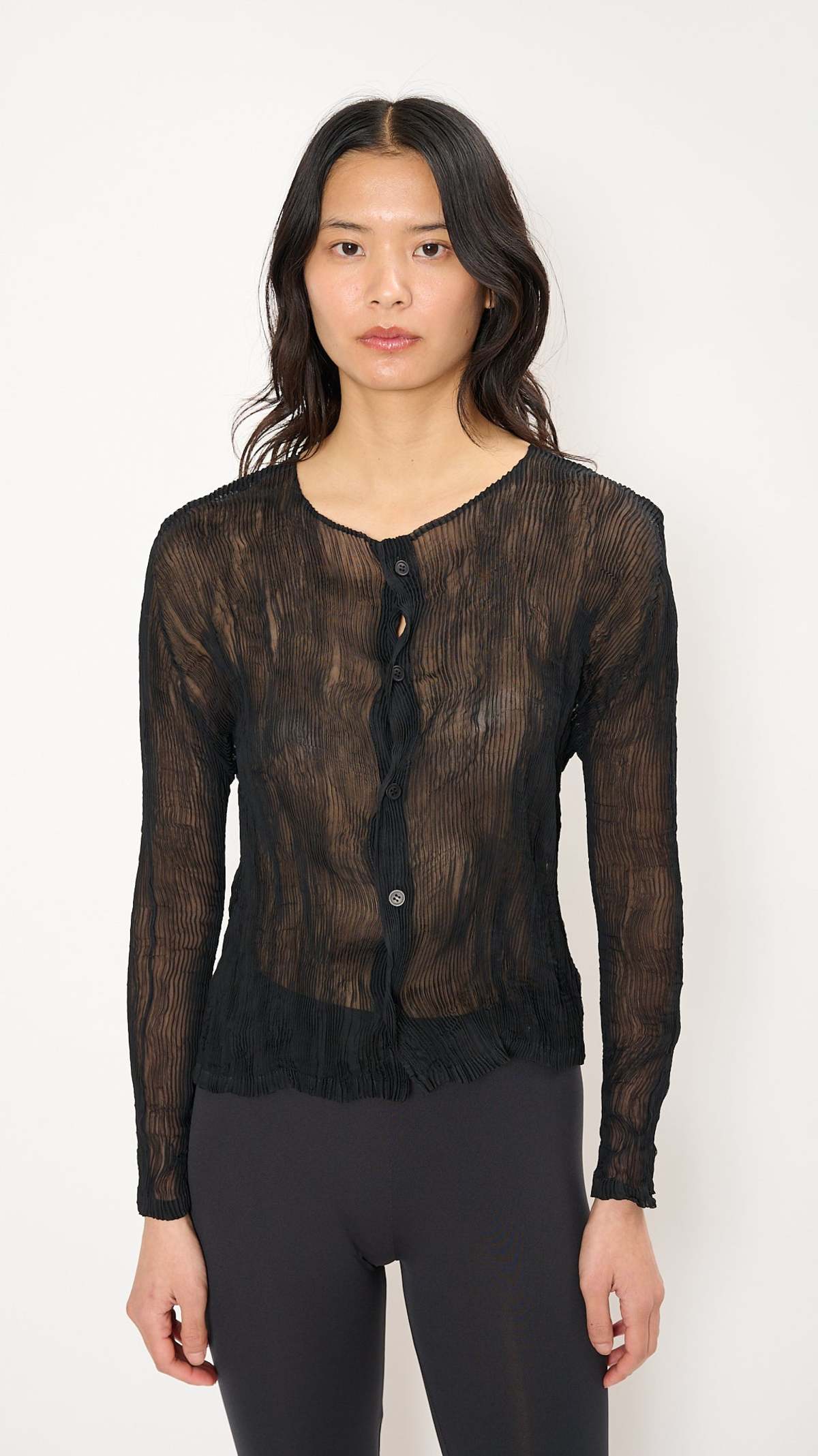 トップス ISSEY MIYAKE CHIFFON TWIST BLACK CHIFFON TWIST BK/WT Long-sleeved Top Black – The official