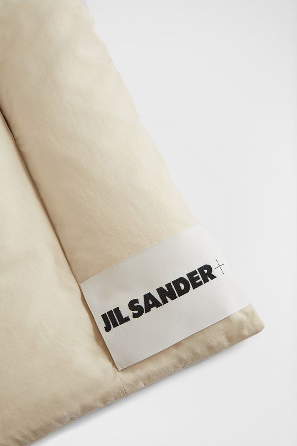 小物 JIL SANDER DOWN SCARF 01 DUNE Jil Sander Padded Down Scarf | Neutrals | FARFETCH