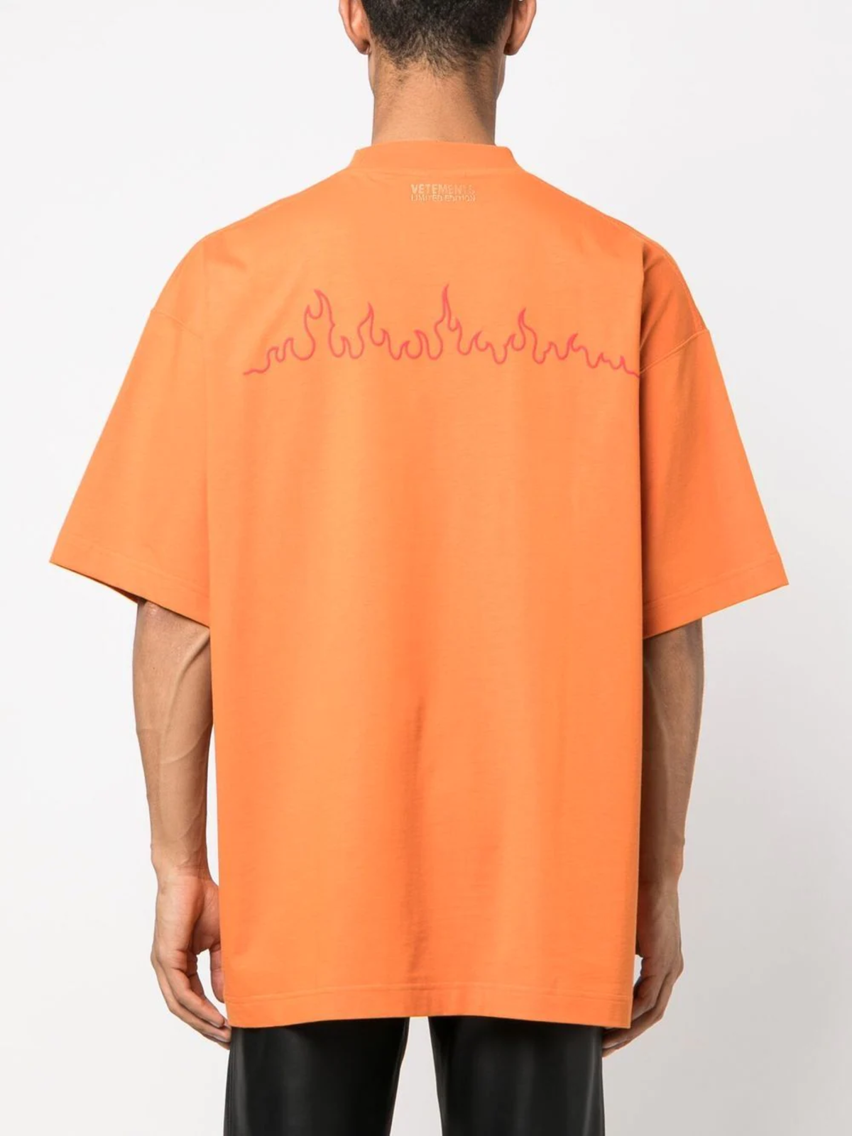 Tシャツ・カットソー VETEMENTS 'Black & Orange Fire' shirt Orange Vetements Clothing for Men | Lyst