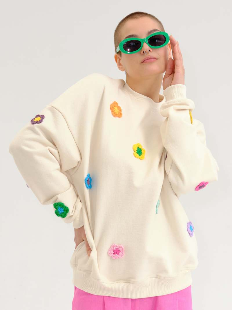Odeyalo Anemone Flowers Crew Neck - Beige Odeyalo Anemone Flowers Crew Neck - Beige