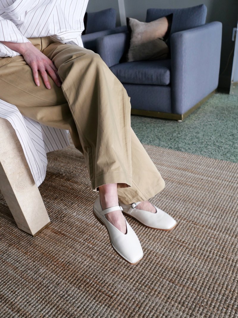 【関税込み】LEMAIRE オフホワイト Ballerina ローファー White Ballerina Shoes | LEMAIRE