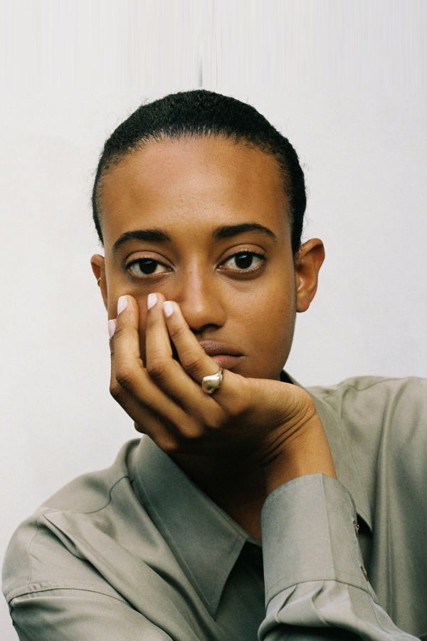 Annika Inez Heart Ring - Gold