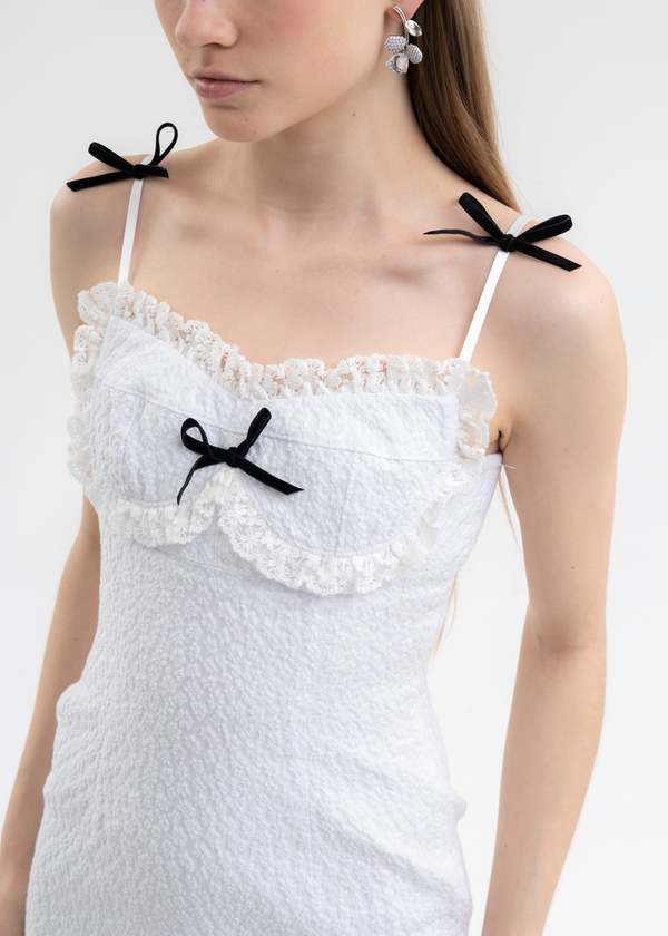 【新品タグ付き】SHUSHU TONG リボン付きホワイトキャミソール Shushu/Tong Corset Slim Long Dress - White | Garmentory