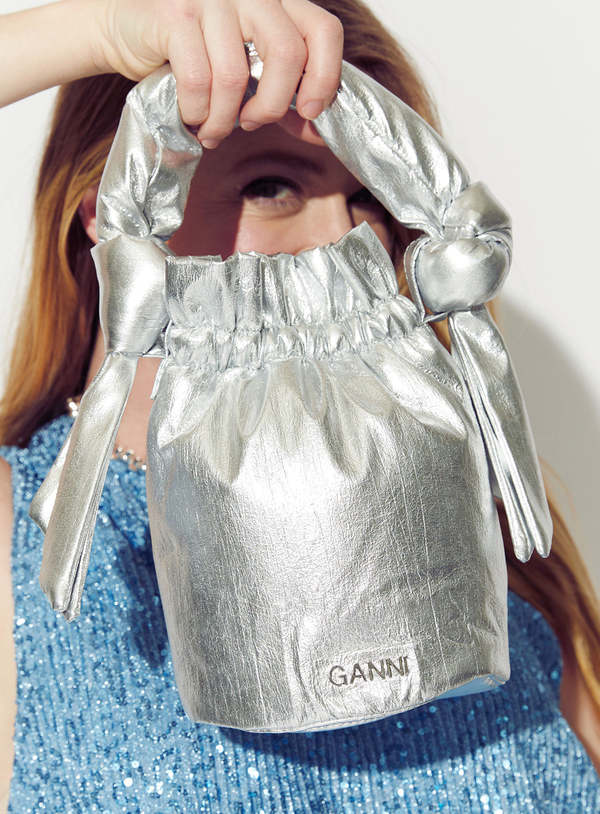 GANNI Occasion Top Handle Bagシルバー Ganni Occasion Top Handle Knot Bag - Silver | Garmentory