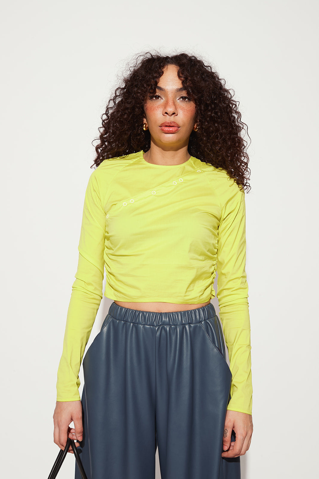 GANNI バルーンスリーブ クロップドトップ Ganni Stretch Cotton Longsleeve Blouse - Sulphur Spring