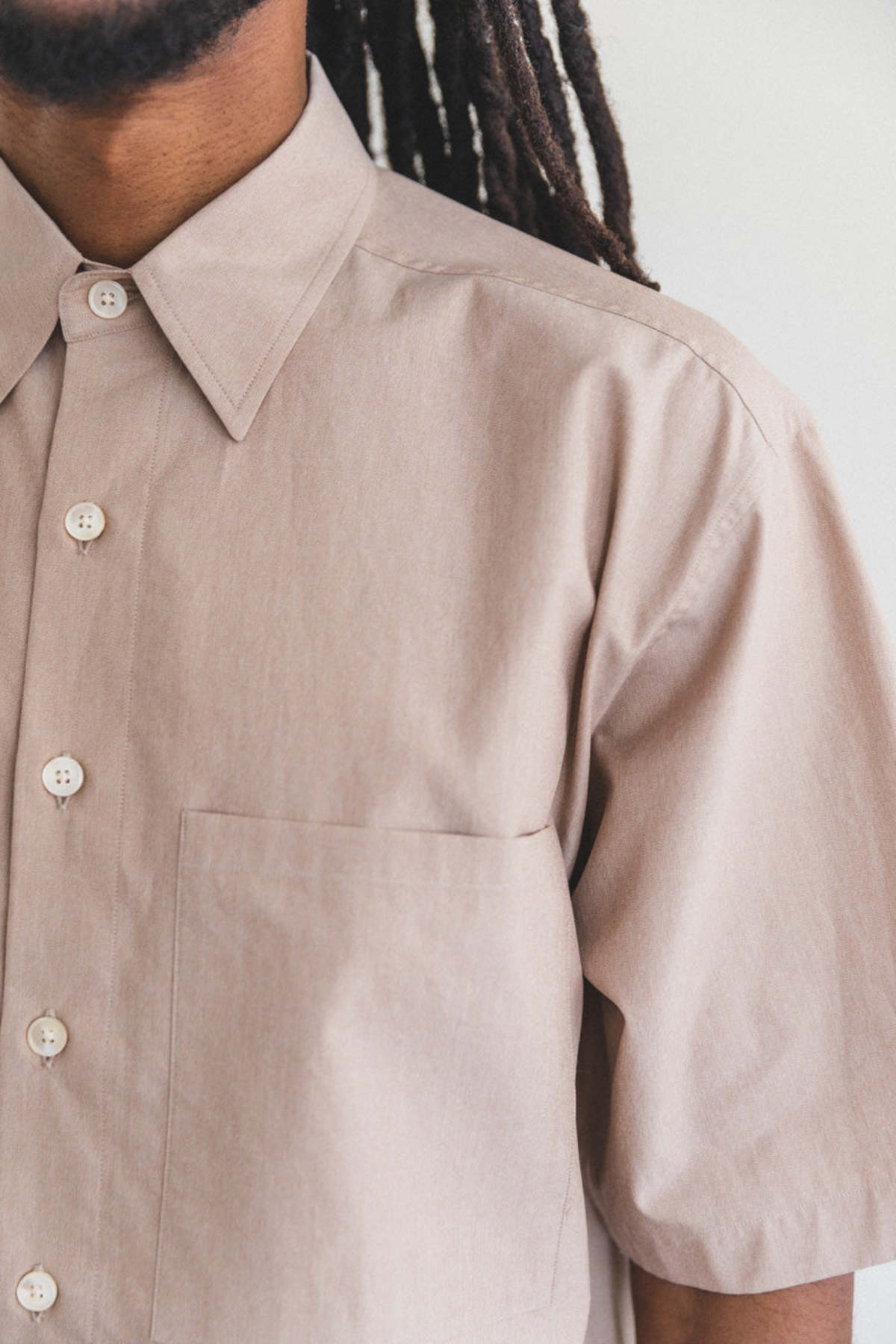 Auralee WASHED FINX TWILL BIG HALF SLEEVED SHIRTS - TOP BEIGE Auralee WASHED FINX TWILL BIG HALF SLEEVED SHIRTS - TOP BEIGE
