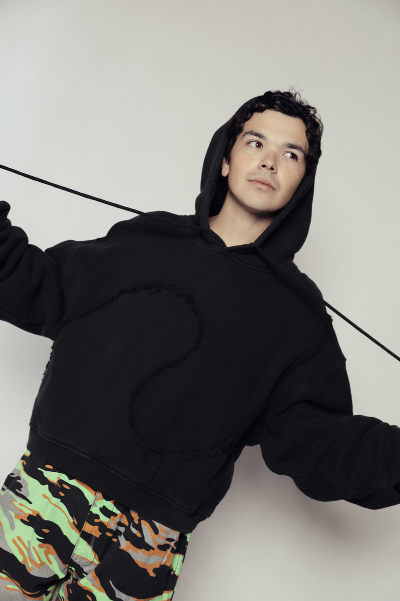 ERL Spiral Hoodie 短丈 ボックスシルエット ERL Premium Swirl Hoodie - Black | Garmentory
