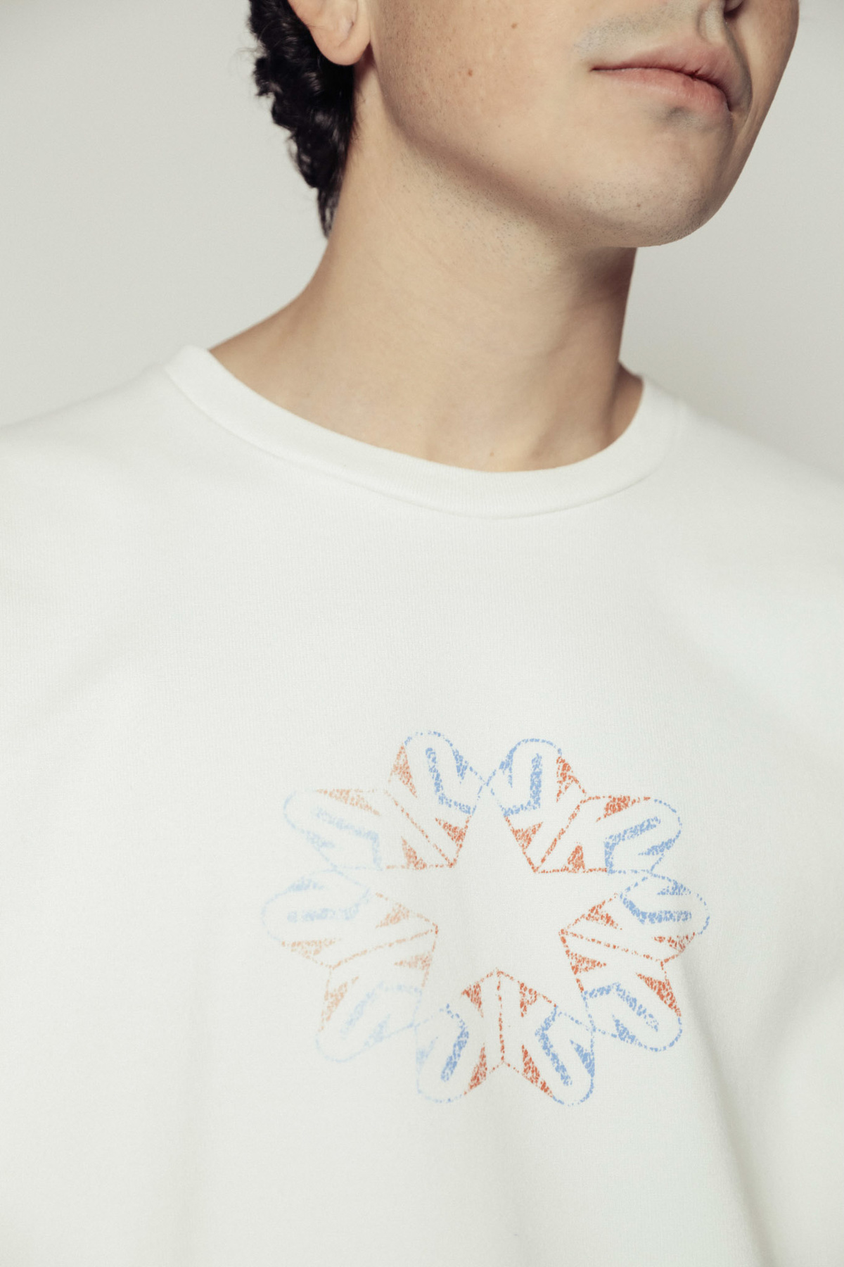 ■ERL■ Star Graphic Print Short Sleeve T-Shirt White ERL06T 19871930_44617264_600.jpg