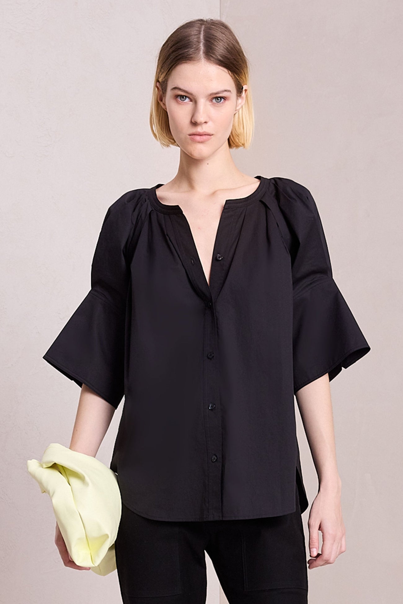 Ameri VINTAGE 23SS Chloe Box Tuck Top Black Sleeveless F