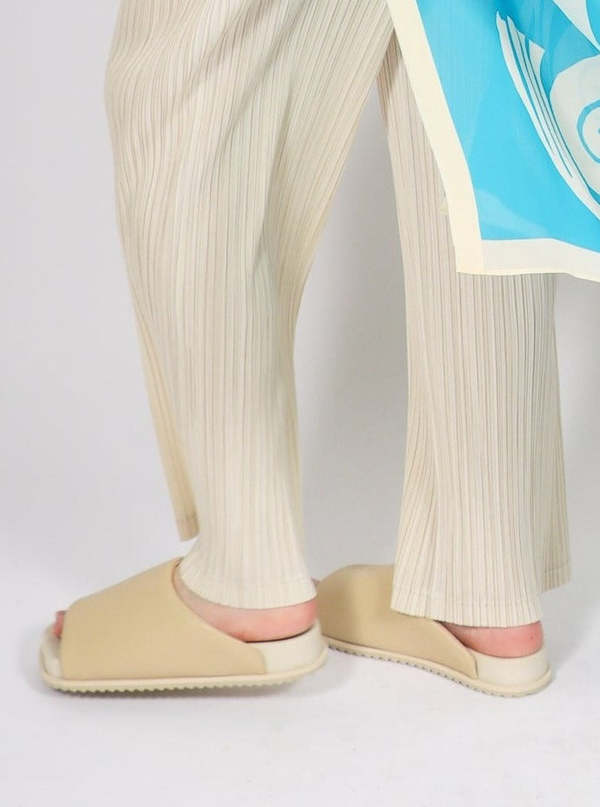 Yume Yume Finn Slider - Beige | Garmentory