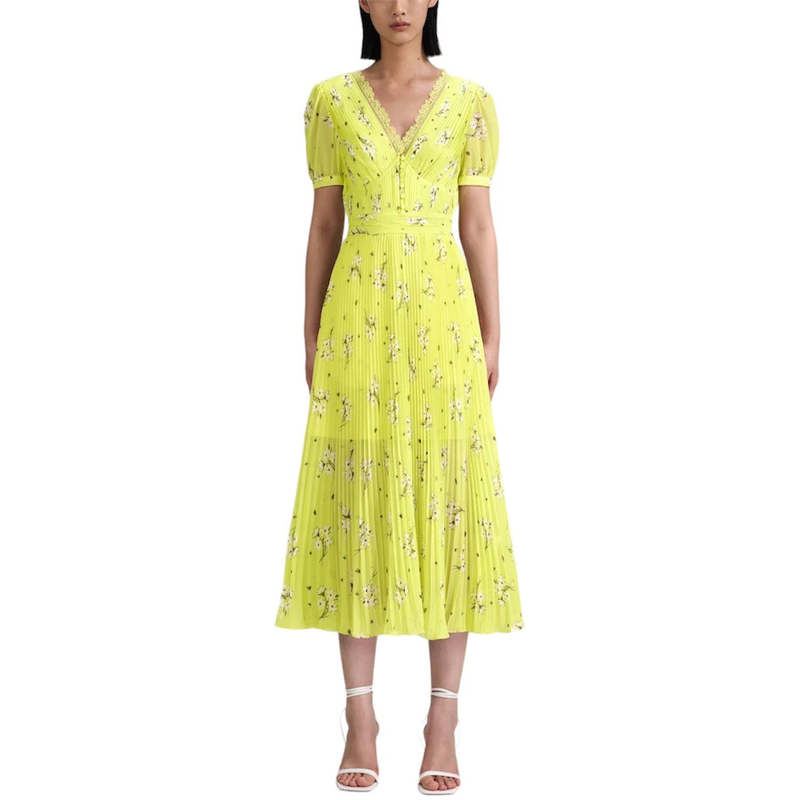 ||SALE|| SELF-PORTRAIT >> シフォンミディドレス in グリーン Self-Portrait Lime Floral Chiffon Dress - Green | Garmentory
