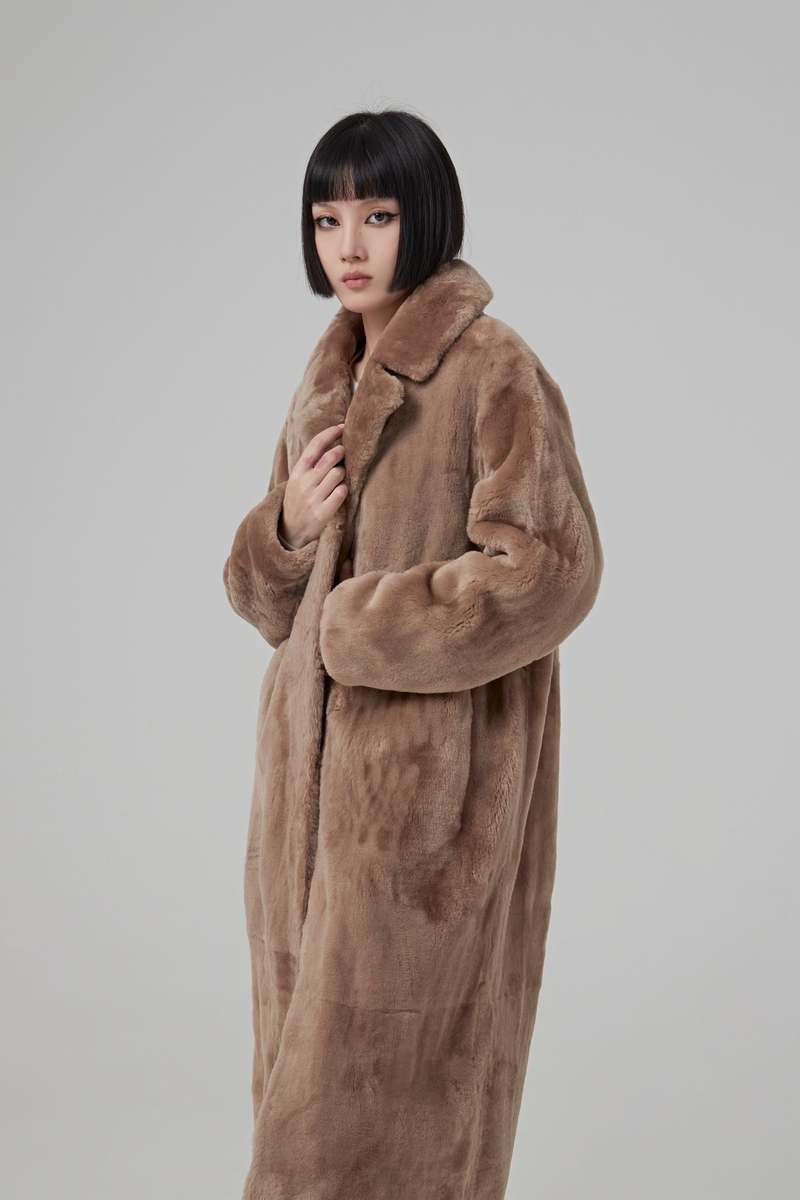 yves salomon  COAT IRONED MERINOS LAMB