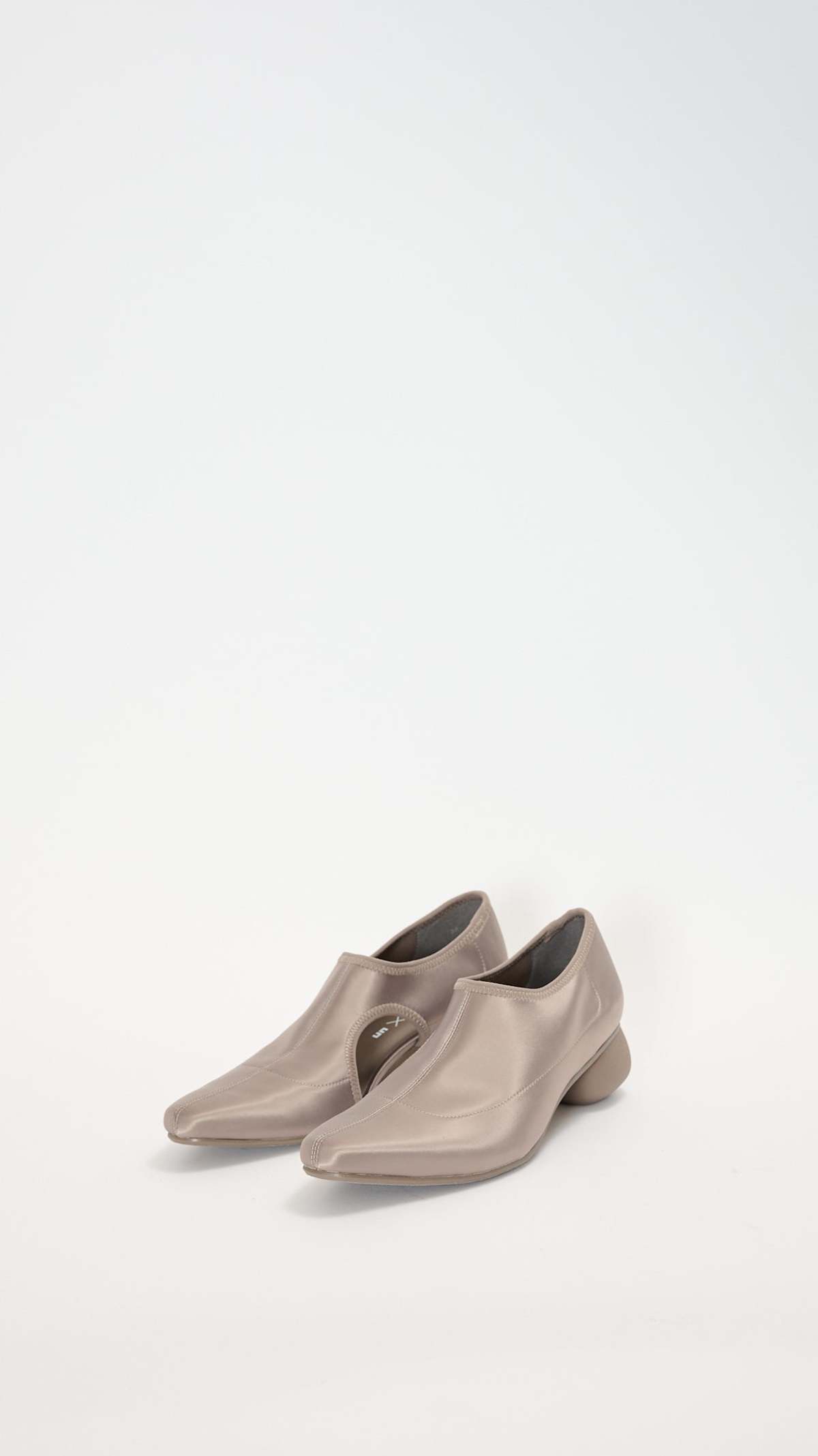 Issey Miyake Carve Pump - Greige - Image 2 of 3