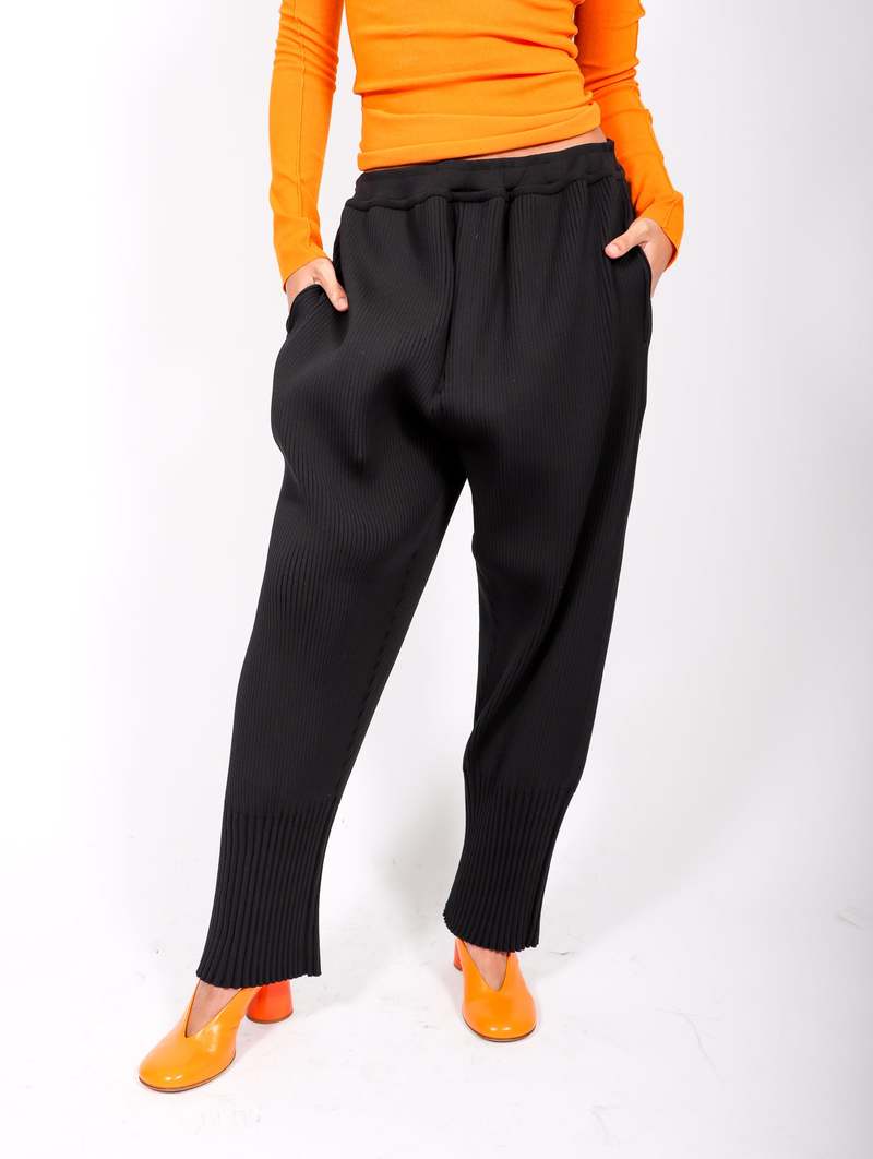 CFCL Fluted pants