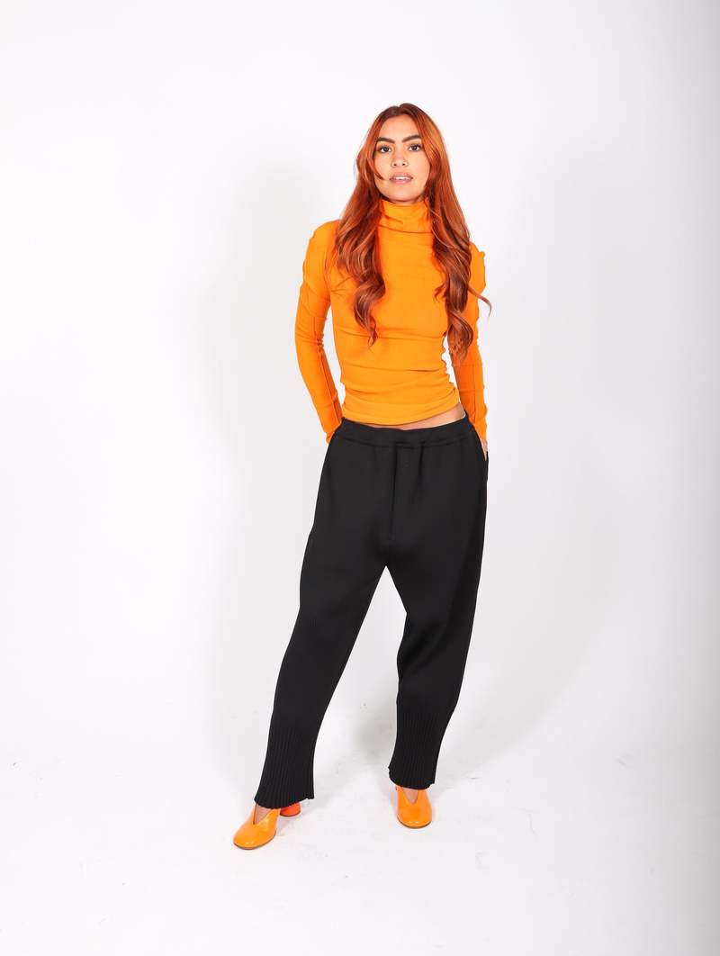 パンツ CFCL FLUTED PANTS 2 CFCL Fluted Pants 2 - Black | Garmentory