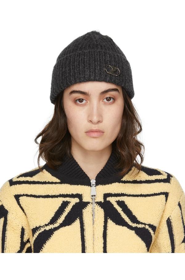 we11done Metal Logo Beanie - Black | Garmentory display picture 1