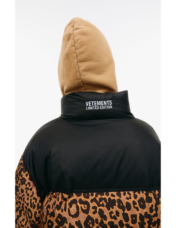 【極美品】VETEMENTS Down Jaket LIMITED EDITON 極美品】VETEMENTS Down Jaket LIMITED EDITON