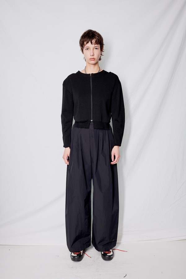 Amomento Popup Three Tuck Banding Pants - Black | Garmentory