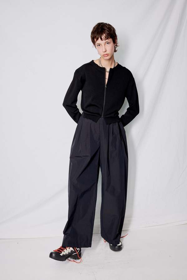 Amomento Popup Three Tuck Banding Pants - Black | Garmentory