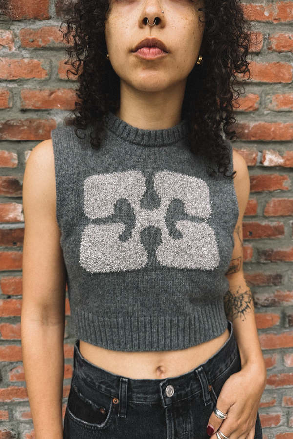 ガニー GRAPHIC CROPPED VEST ニットベスト セーター Ganni GRAPHIC CROPPED VEST - Gray | Garmentory