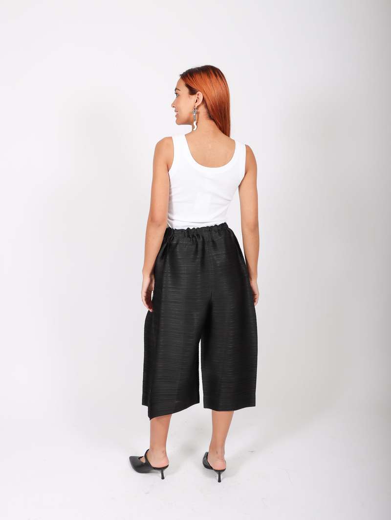 PLEATS PLEASE パンツ(黒) 26039089_56122989_600.jpg