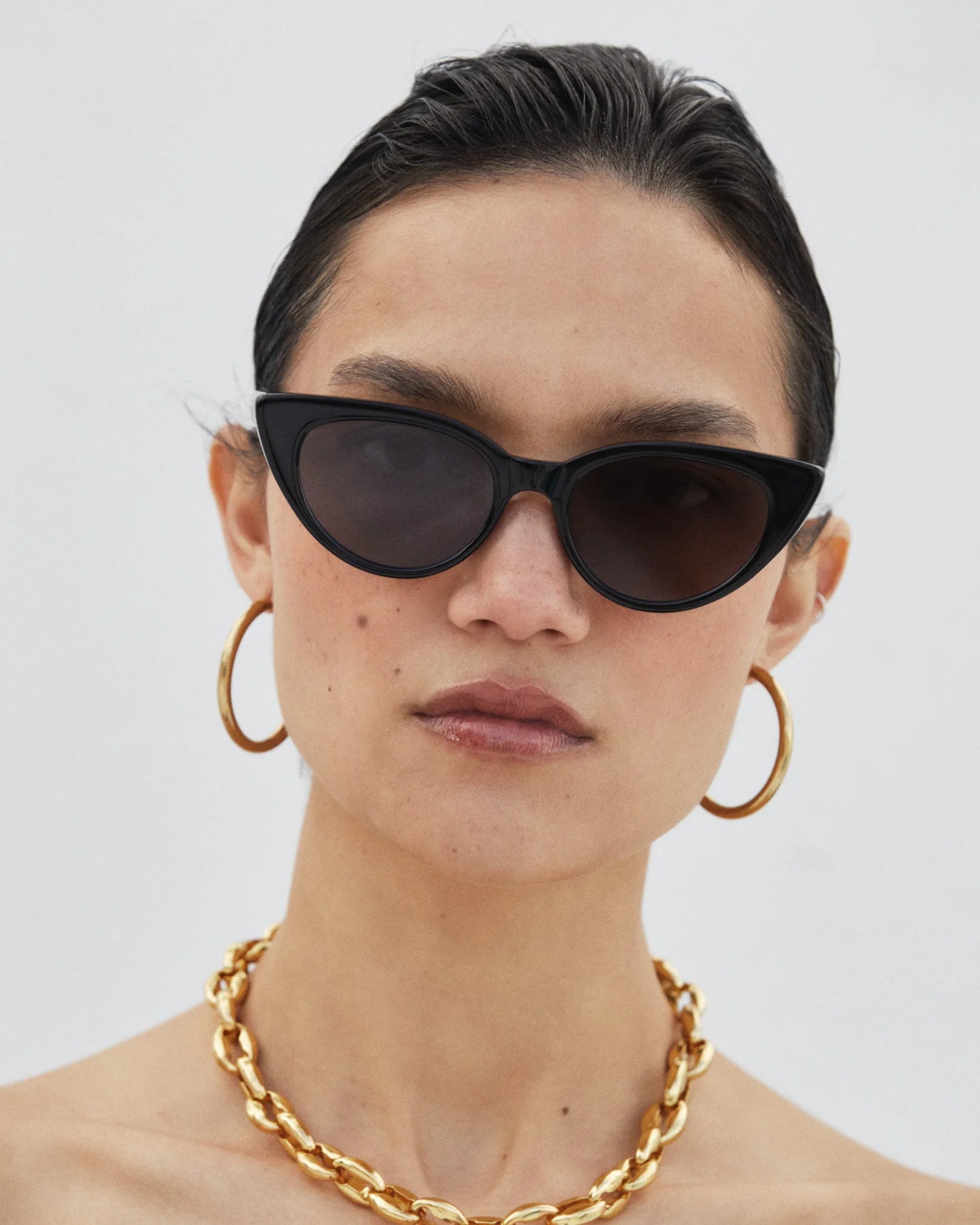 Velvet Canyon Velvet Canyon La Fline Sunglasses - Black  display picture 2