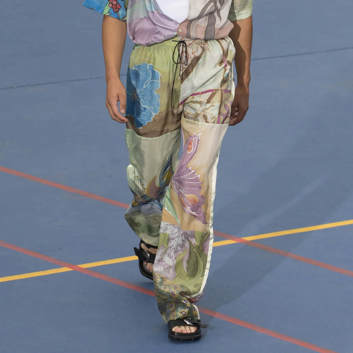 パンツ MARiNE SERRE 'Regenerated Silk Scarves Drawstring' pants Marine Serre 'Regenerated Silk Scarves Drawstring' Pants | Lyst