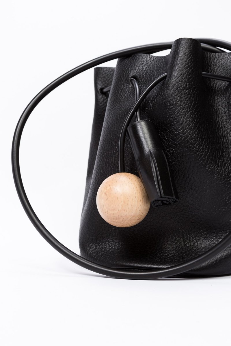 Building Block Box Shoulder Bag in Black Leather — UFO No More