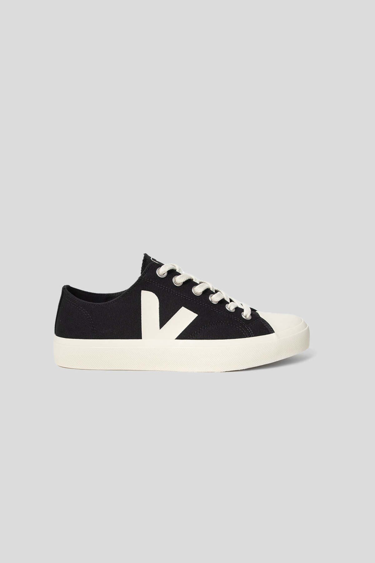 VEJA Wata 2 Low Sneaker - Black Pierre - Image 1 of 5