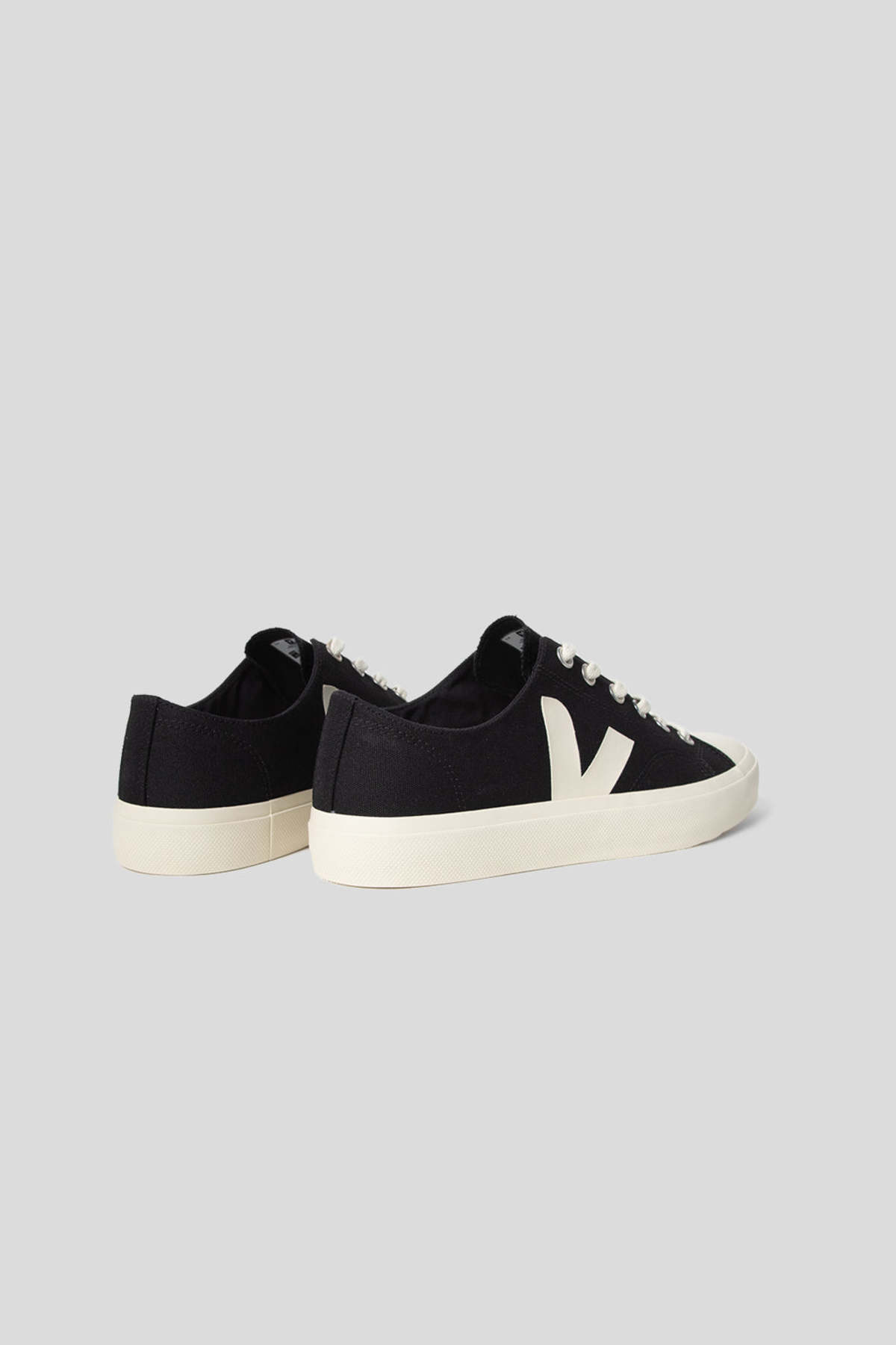 VEJA Wata 2 Low Sneaker - Black Pierre - Image 4 of 5